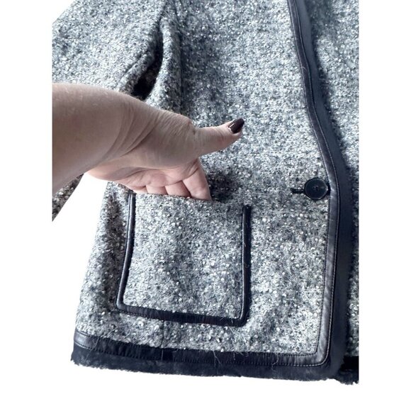 Vince Women’s Sz 4 Grey Tweed Boucle Button Jacket with Black Leather Trim - Picture 9 of 11